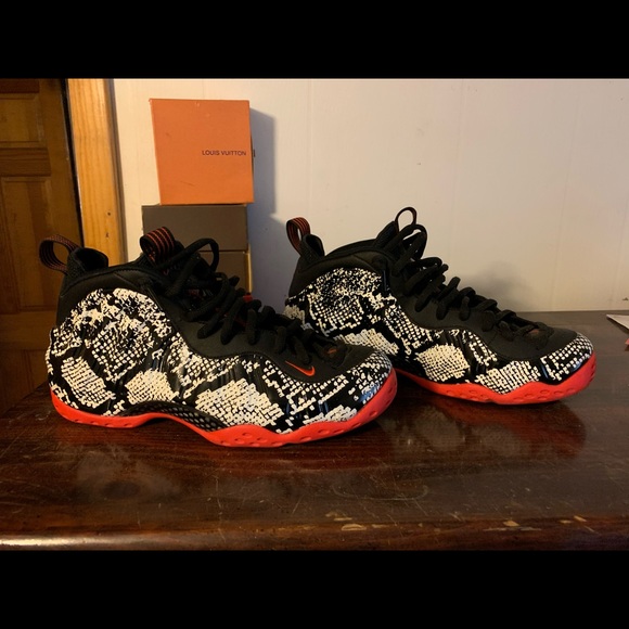Foamposite one - Picture 2 of 5